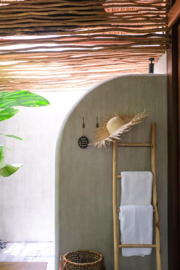 Amaka * Uluwatu